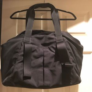 BLACK lululemon Free to Be Tote
